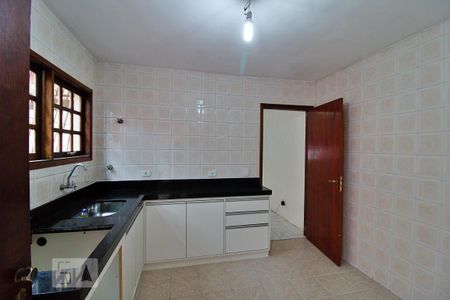 Casa para alugar com 90m², 2 quartos e 2 vagasCozinha