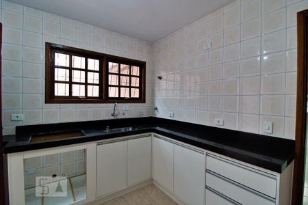 Casa para alugar com 90m², 2 quartos e 2 vagasCozinha