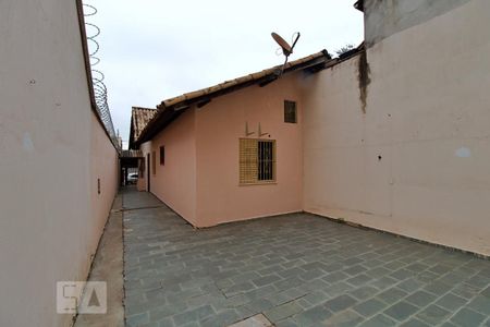 Casa para alugar com 90m², 2 quartos e 2 vagasÁrea Externa