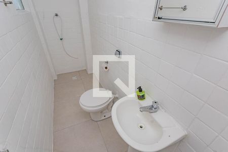 Banheiro Social de kitnet/studio para alugar com 1 quarto, 35m² em Liberdade, São Paulo