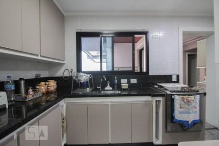 Apartamento à venda com 213m², 4 quartos e 3 vagas Apartamento à venda com 213m², 4 quartos e 3 vagascozinha
