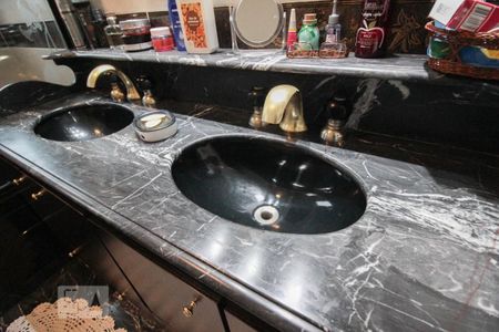 Apartamento à venda com 213m², 4 quartos e 3 vagas Apartamento à venda com 213m², 4 quartos e 3 vagassuite quarto 2