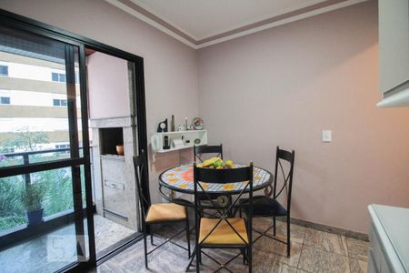 Apartamento à venda com 213m², 4 quartos e 3 vagas Apartamento à venda com 213m², 4 quartos e 3 vagassala almoco