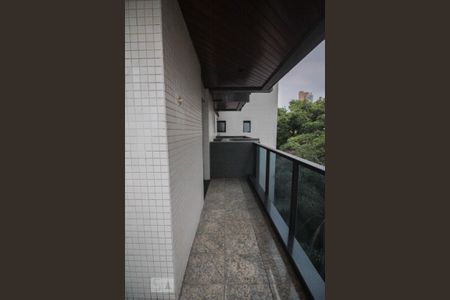 Apartamento à venda com 213m², 4 quartos e 3 vagas Apartamento à venda com 213m², 4 quartos e 3 vagasvaranda quarto 2