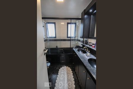 Apartamento à venda com 213m², 4 quartos e 3 vagas Apartamento à venda com 213m², 4 quartos e 3 vagassuite quarto 2