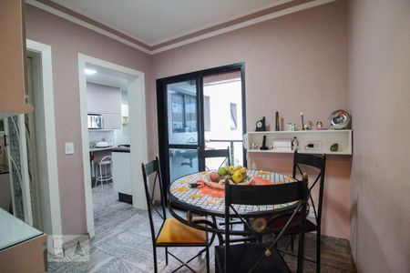 Apartamento à venda com 213m², 4 quartos e 3 vagas Apartamento à venda com 213m², 4 quartos e 3 vagassala almoco