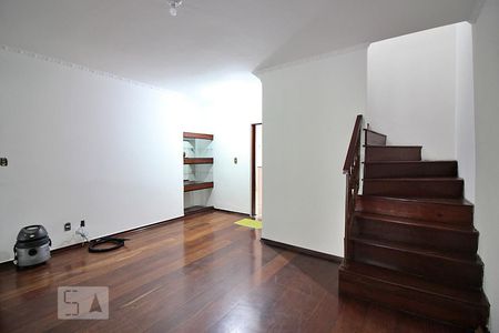 Sala de casa para alugar com 4 quartos, 170m² em Jardim do Mar, São Bernardo do Campo