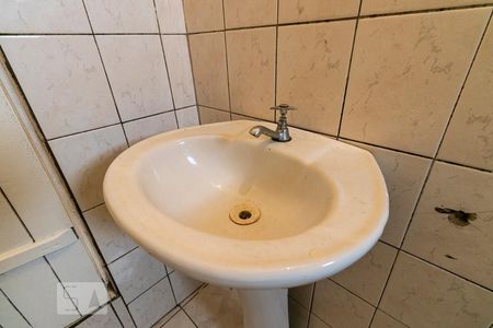 Banheiro de casa para alugar com 1 quarto, 70m² em Vila Santa Isabel, São Paulo