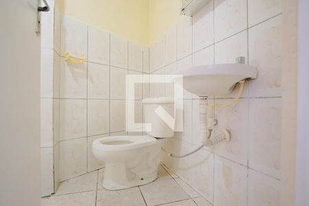 Banheiro de casa para alugar com 1 quarto, 70m² em Vila Santa Isabel, São Paulo