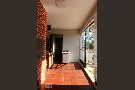 Apartamento à venda com 96m², 2 quartos e 1 vaga Apartamento à venda com 96m², 2 quartos e 1 vagaVaranda