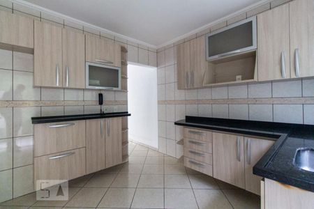Cozinha de casa de condomínio para alugar com 2 quartos, 80m² em Vila Bancária, São Paulo