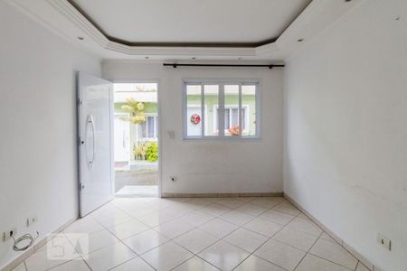 Sala de casa de condomínio para alugar com 2 quartos, 80m² em Vila Bancária, São Paulo