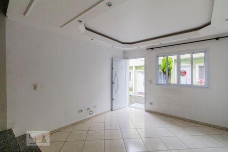 Sala de casa de condomínio para alugar com 2 quartos, 80m² em Vila Bancária, São Paulo