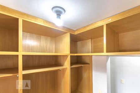 Apartamento para alugar com 135m², 3 quartos e 2 vagasQuarto 1 - Suíte - Closet