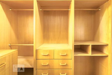 Apartamento para alugar com 135m², 3 quartos e 2 vagasQuarto 1 - Suíte - Closet
