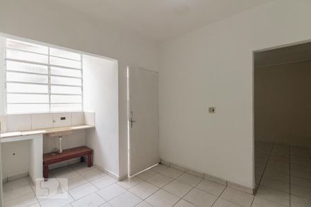 Sala e Cozinha  de casa para alugar com 1 quarto, 60m² em Vila Santa Isabel, São Paulo