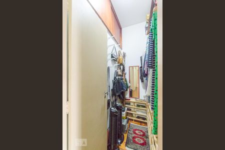 Apartamento à venda com 250m², 3 quartos e 1 vagaCloset