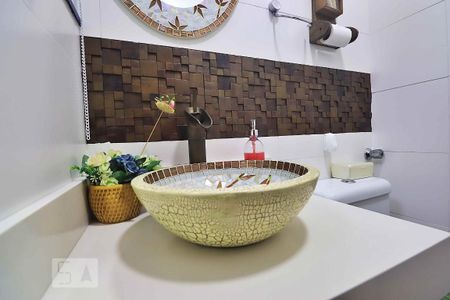 Casa à venda com 163m², 2 quartos e 2 vagasBanheiro de Serviço