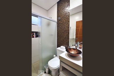 Casa à venda com 163m², 2 quartos e 2 vagasBanheiro da Suíte