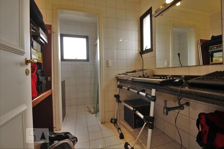 Apartamento à venda com 264m², 3 quartos e 3 vagasBanheiro da suíte 3