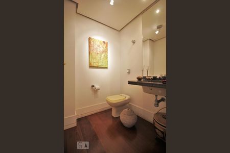 Lavabo de apartamento à venda com 3 quartos, 264m² em Real Parque, São Paulo