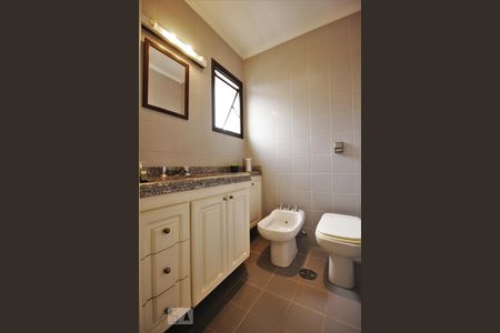 Apartamento à venda com 264m², 3 quartos e 3 vagasBanheiro da suíte 1