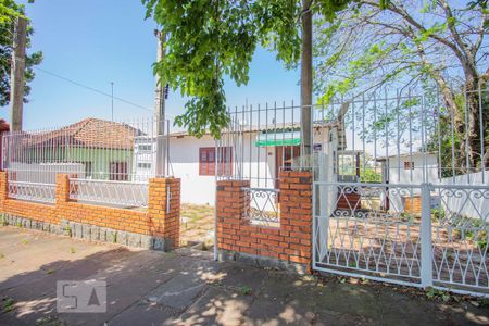 Casa à venda com 34m², 2 quartos e 2 vagas Casa à venda com 34m², 2 quartos e 2 vagasFachada da casa