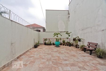 Casa à venda com 400m², 2 quartos e 2 vagas Casa à venda com 400m², 2 quartos e 2 vagasQuintal