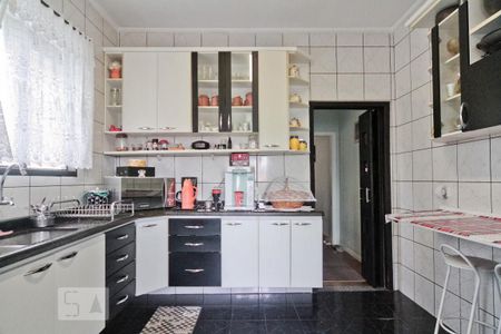 Casa à venda com 400m², 2 quartos e 2 vagas Casa à venda com 400m², 2 quartos e 2 vagasCozinha