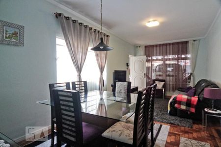 Casa à venda com 400m², 2 quartos e 2 vagas Casa à venda com 400m², 2 quartos e 2 vagasSala