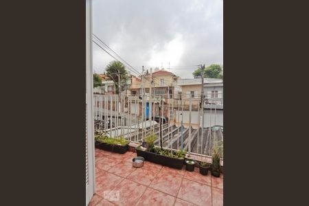 Casa à venda com 400m², 2 quartos e 2 vagas Casa à venda com 400m², 2 quartos e 2 vagasVaranda