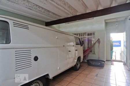 Casa à venda com 400m², 2 quartos e 2 vagas Casa à venda com 400m², 2 quartos e 2 vagasGaragem