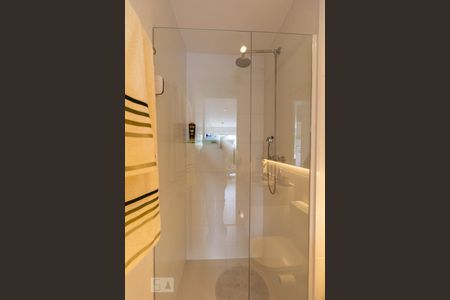 Banheiro Social de apartamento à venda com 2 quartos, 73m² em Caxingui, São Paulo