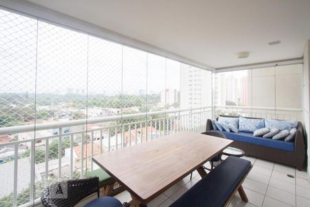 Apartamento à venda com 143m², 3 quartos e 2 vagasVaranda