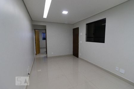 Sala / Cozinha de casa para alugar com 1 quarto, 34m² em Riacho Fundo Ii, Brasília