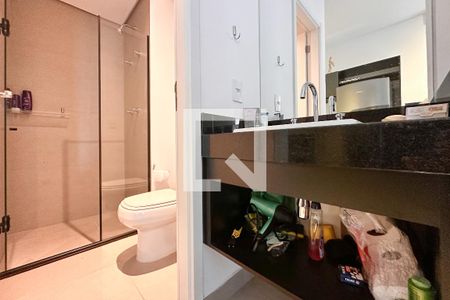 Banheiro de kitnet/studio para alugar com 1 quarto, 78m² em Perdizes, São Paulo