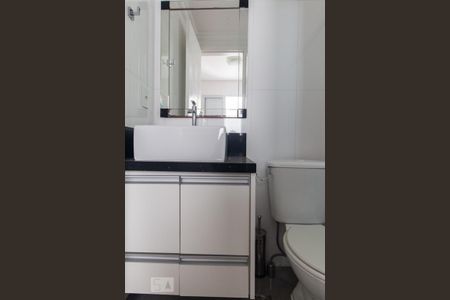 Apartamento à venda com 63m², 2 quartos e 2 vagas Apartamento à venda com 63m², 2 quartos e 2 vagasBanheiro do quarto 2