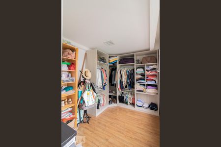 Apartamento à venda com 177m², 2 quartos e 1 vaga Apartamento à venda com 177m², 2 quartos e 1 vagaCloset Suíte