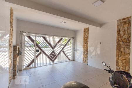 Garagem de casa à venda com 3 quartos, 240m² em Jardim Belém, São Paulo
