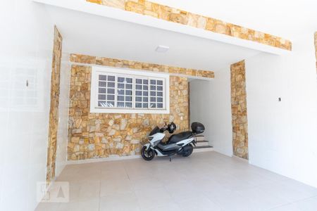 Garagem de casa à venda com 3 quartos, 240m² em Jardim Belém, São Paulo