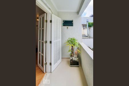 Casa à venda com 250m², 2 quartos e 4 vagas Casa à venda com 250m², 2 quartos e 4 vagasVaranda da Suíte 1