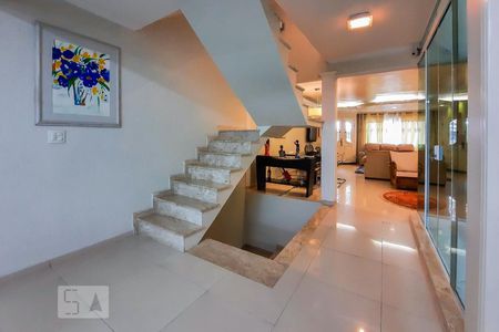 Casa à venda com 250m², 2 quartos e 4 vagas Casa à venda com 250m², 2 quartos e 4 vagasHall dos Dormitórios