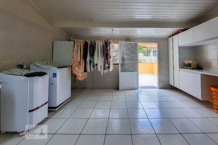 Casa à venda com 250m², 2 quartos e 4 vagas Casa à venda com 250m², 2 quartos e 4 vagasÁrea de Serviço
