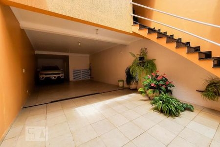 Casa à venda com 250m², 2 quartos e 4 vagas Casa à venda com 250m², 2 quartos e 4 vagasGaragem