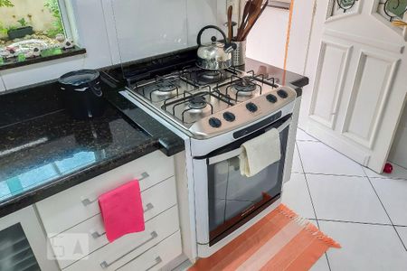 Casa à venda com 250m², 2 quartos e 4 vagas Casa à venda com 250m², 2 quartos e 4 vagasCozinha