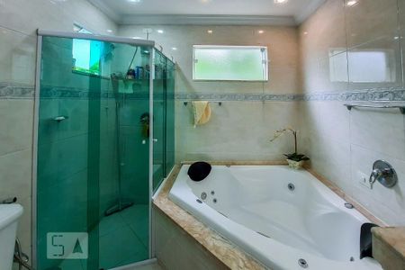 Casa à venda com 250m², 2 quartos e 4 vagas Casa à venda com 250m², 2 quartos e 4 vagasBanheiro da Suíte 2