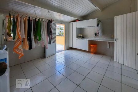 Casa à venda com 250m², 2 quartos e 4 vagas Casa à venda com 250m², 2 quartos e 4 vagasÁrea de Serviço