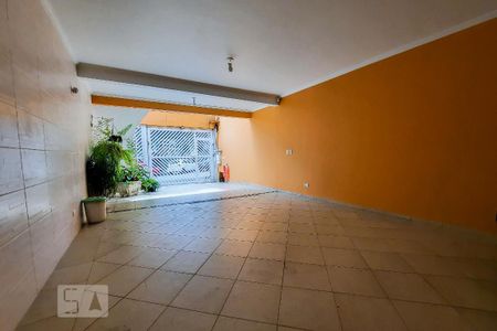 Casa à venda com 250m², 2 quartos e 4 vagas Casa à venda com 250m², 2 quartos e 4 vagasGaragem