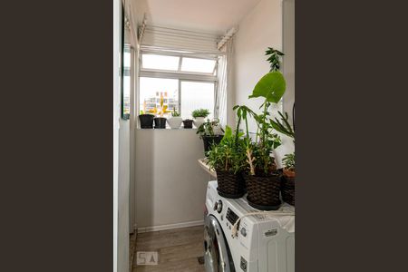 Apartamento à venda com 74m², 2 quartos e 1 vagaÁrea de Serviço