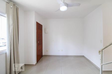 Casa de condomínio à venda com 60m², 2 quartos e 1 vagaSala